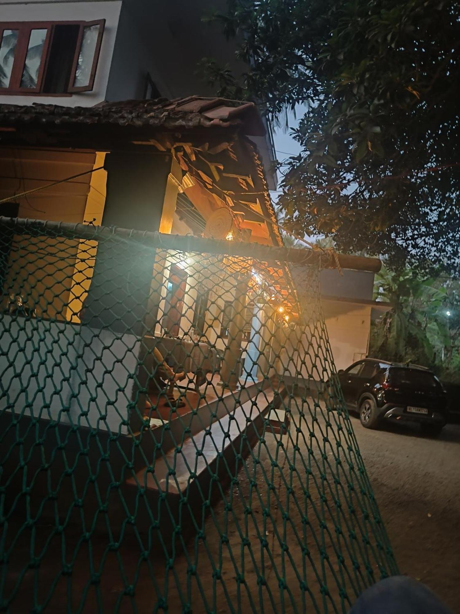 カンヌール Perch Next Door Bed & Breakfast エクステリア 写真